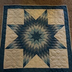 Handmade Amish Quilted Sage Lone Star Wall Hanging (39" W x 39"H) - Square